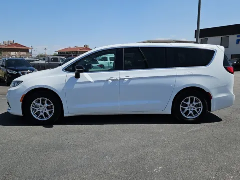 More photos of 2024 Chrysler Pacifica Touring L at RightDrive - 7320 Alameda, TX