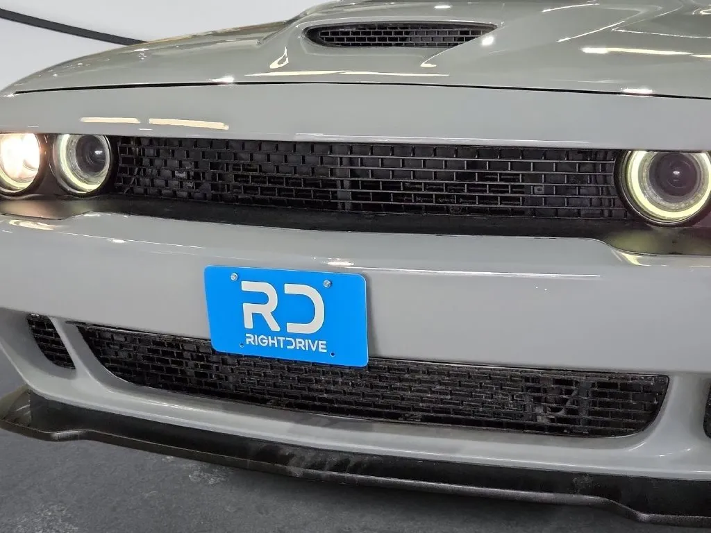 Dodge Challenger photo 7