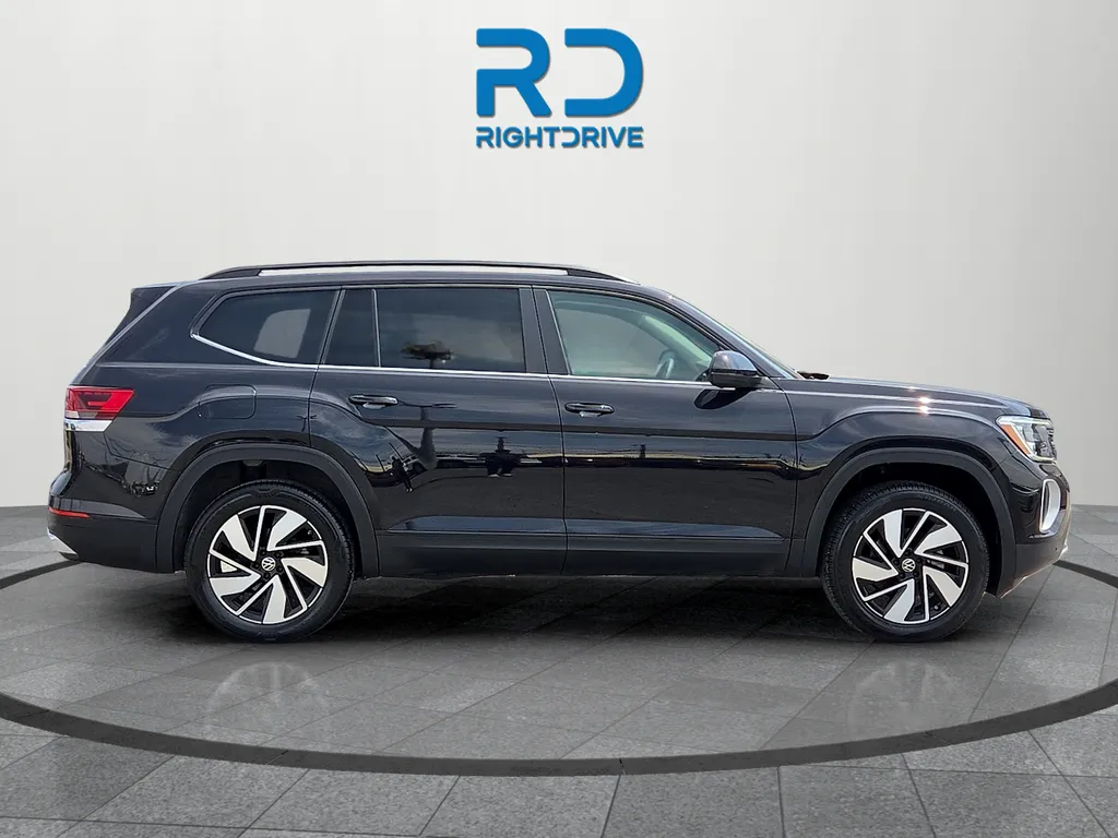 Volkswagen Atlas photo 2