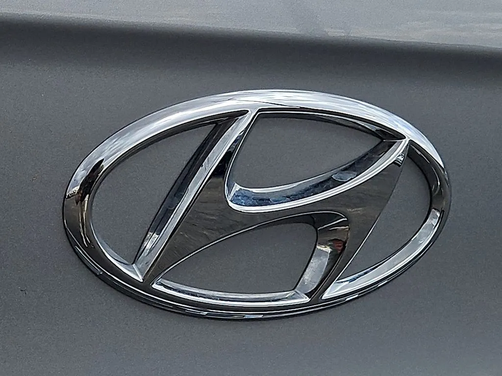 Hyundai Venue photo 11