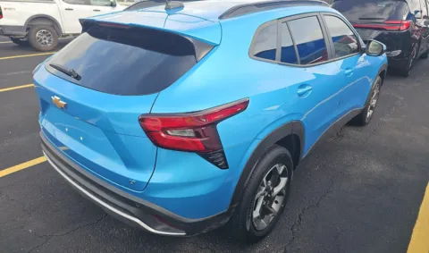 More photos of 2025 Chevrolet Trax LT at RightDrive - 7320 Alameda, TX