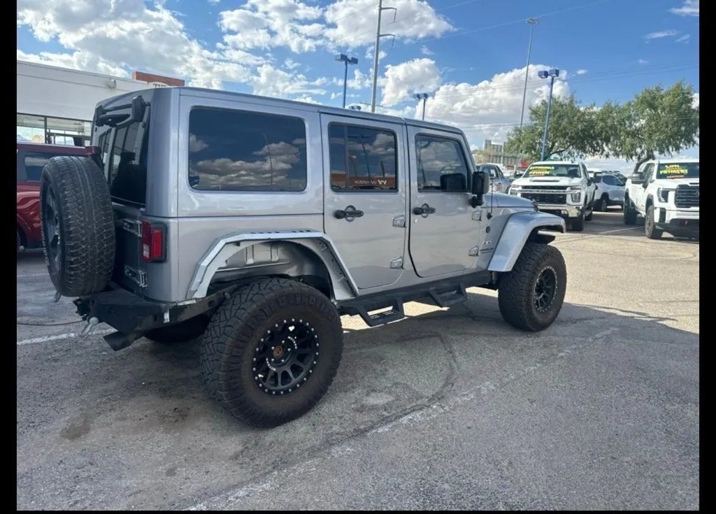 Jeep Wrangler photo 4
