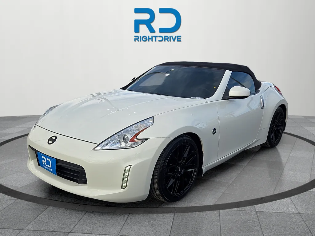 Nissan 370Z photo 6