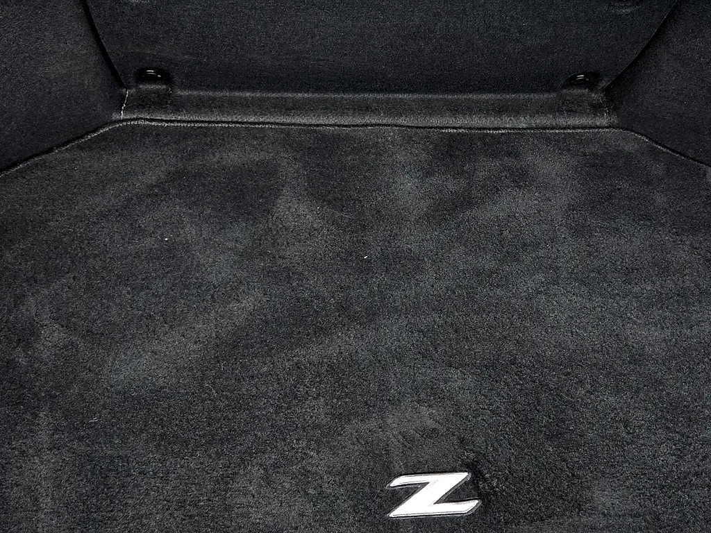 Nissan 370Z photo 10