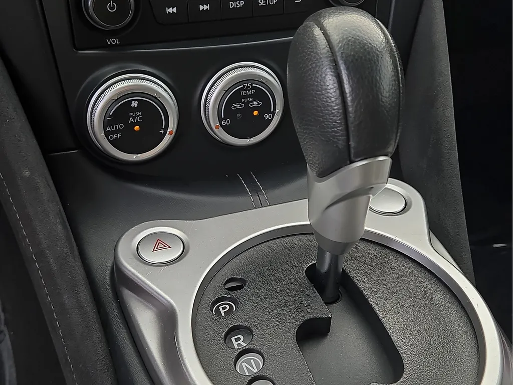 Nissan 370Z photo 25