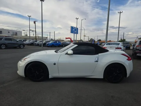 More photos of 2017 Nissan 370Z at RightDrive - 7320 Alameda, TX