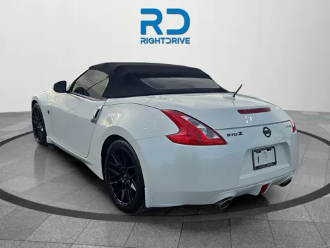More photos of 2017 Nissan 370Z at RightDrive - 7320 Alameda, TX