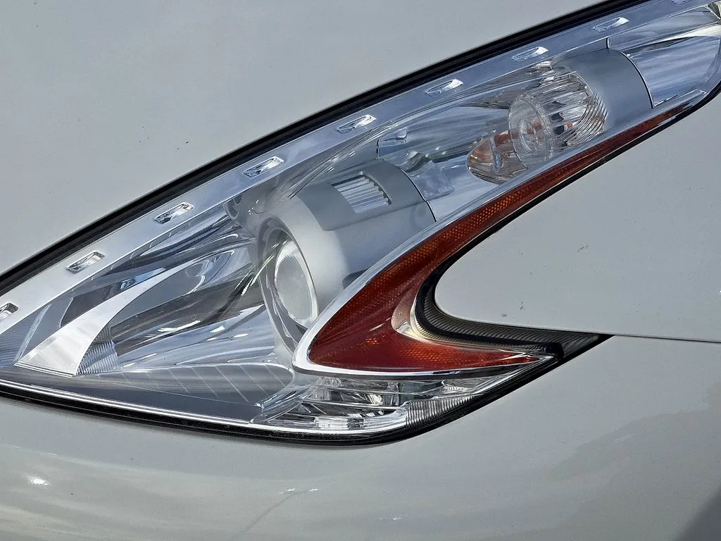Nissan 370Z photo 7
