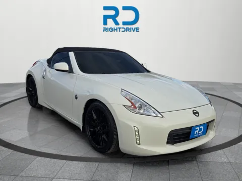 White 2017 Nissan 370Z for sale in El Paso, TX