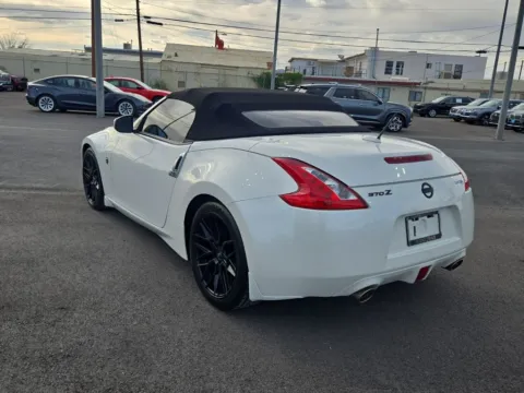 More photos of 2017 Nissan 370Z at RightDrive - 7320 Alameda, TX