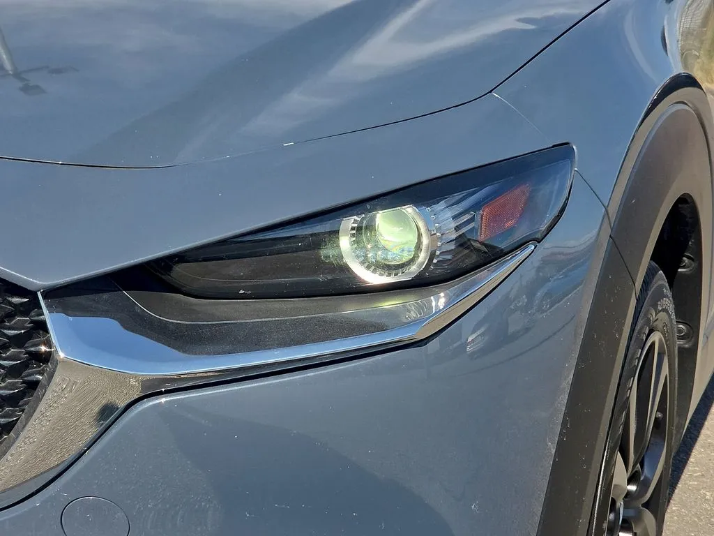 Mazda CX-30 photo 8