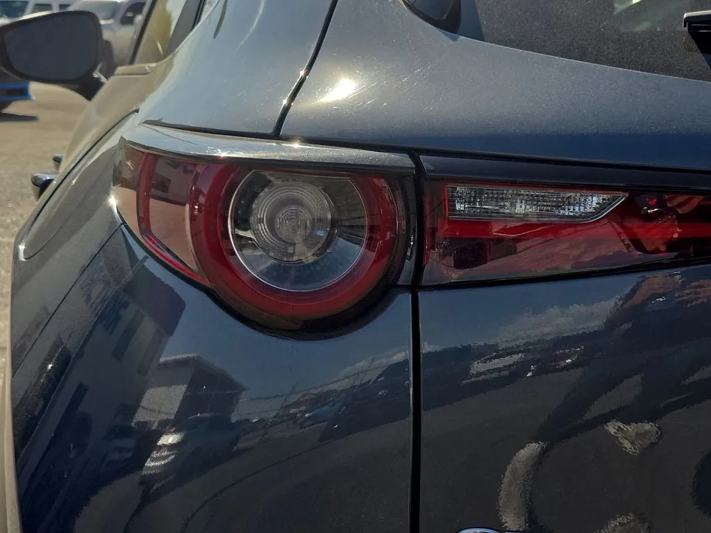 Mazda CX-30 photo 10