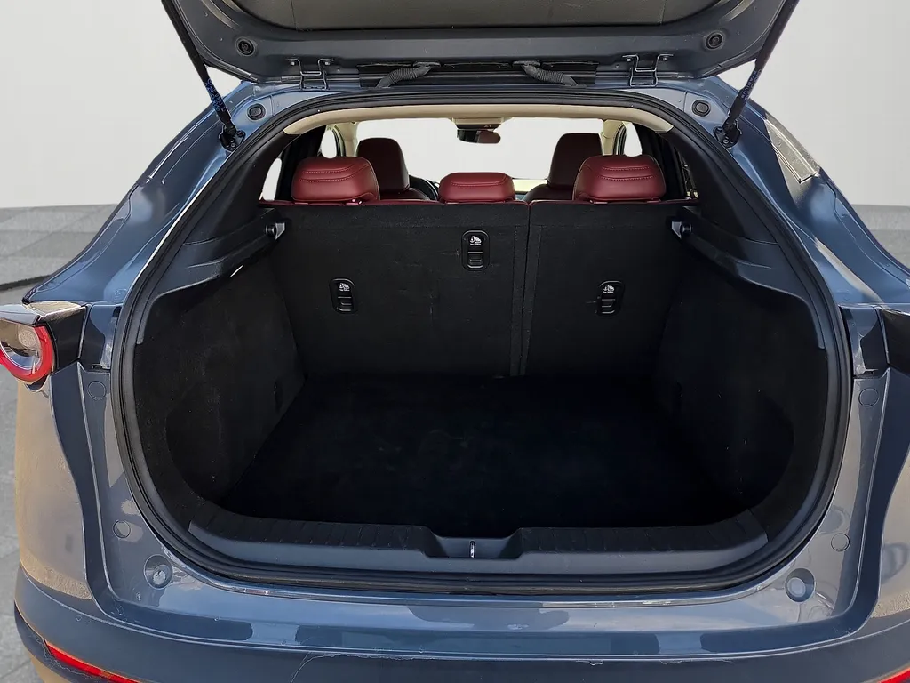 Mazda CX-30 photo 13