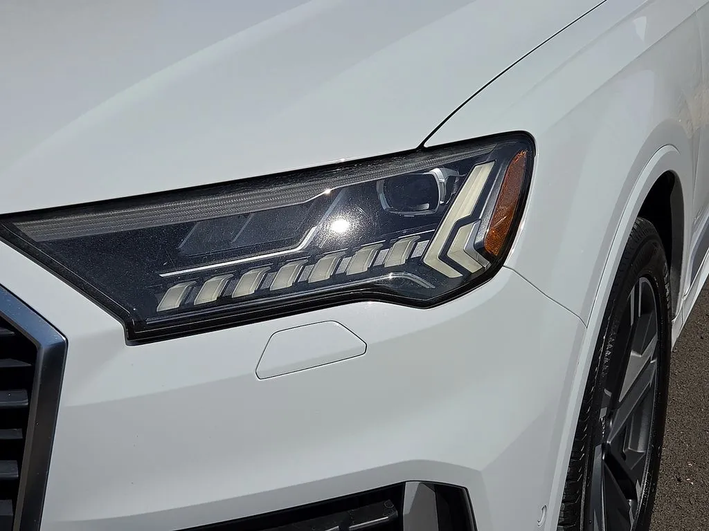 Audi Q7 photo 8