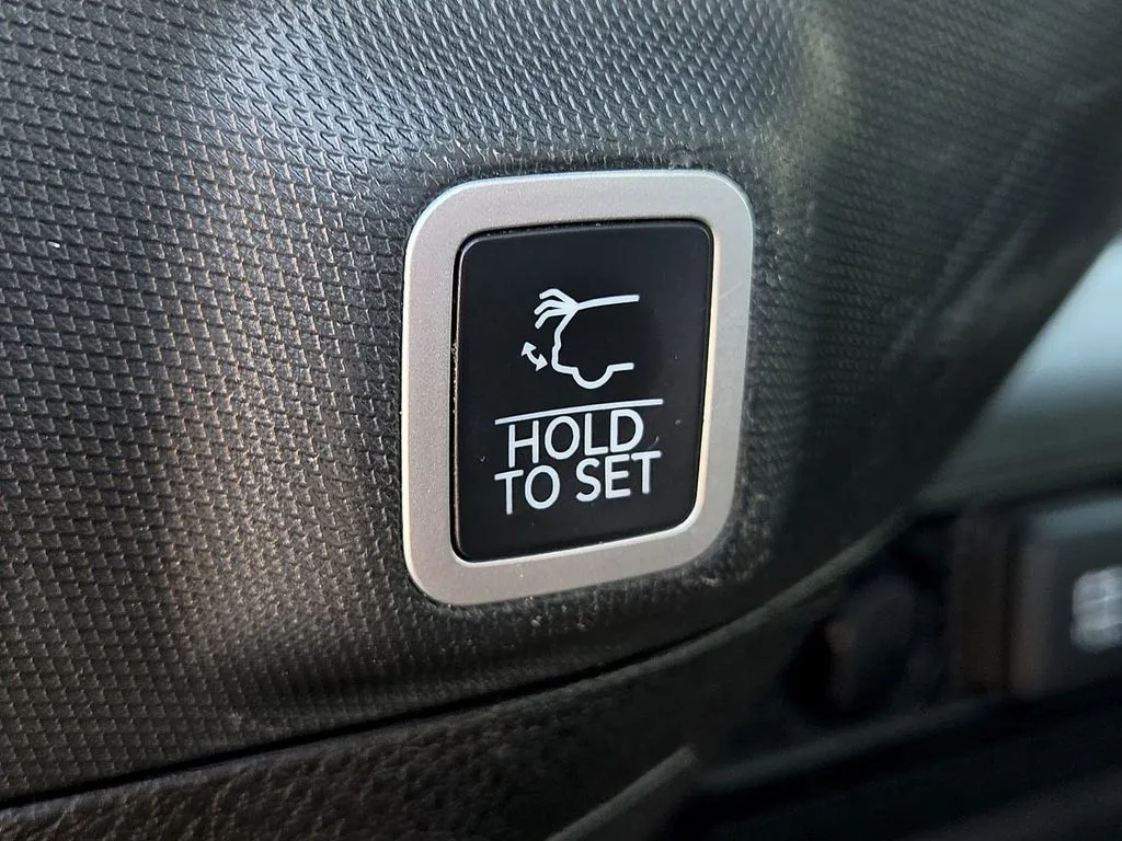 Jeep Grand Cherokee photo 13