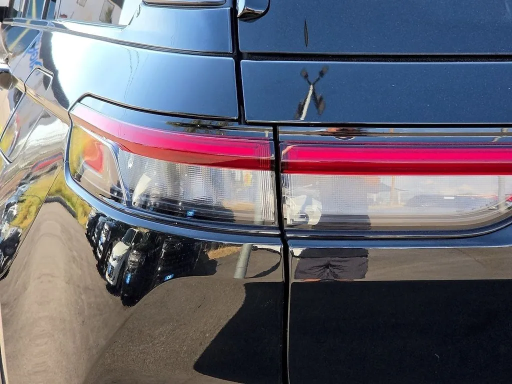 Jeep Grand Cherokee photo 10