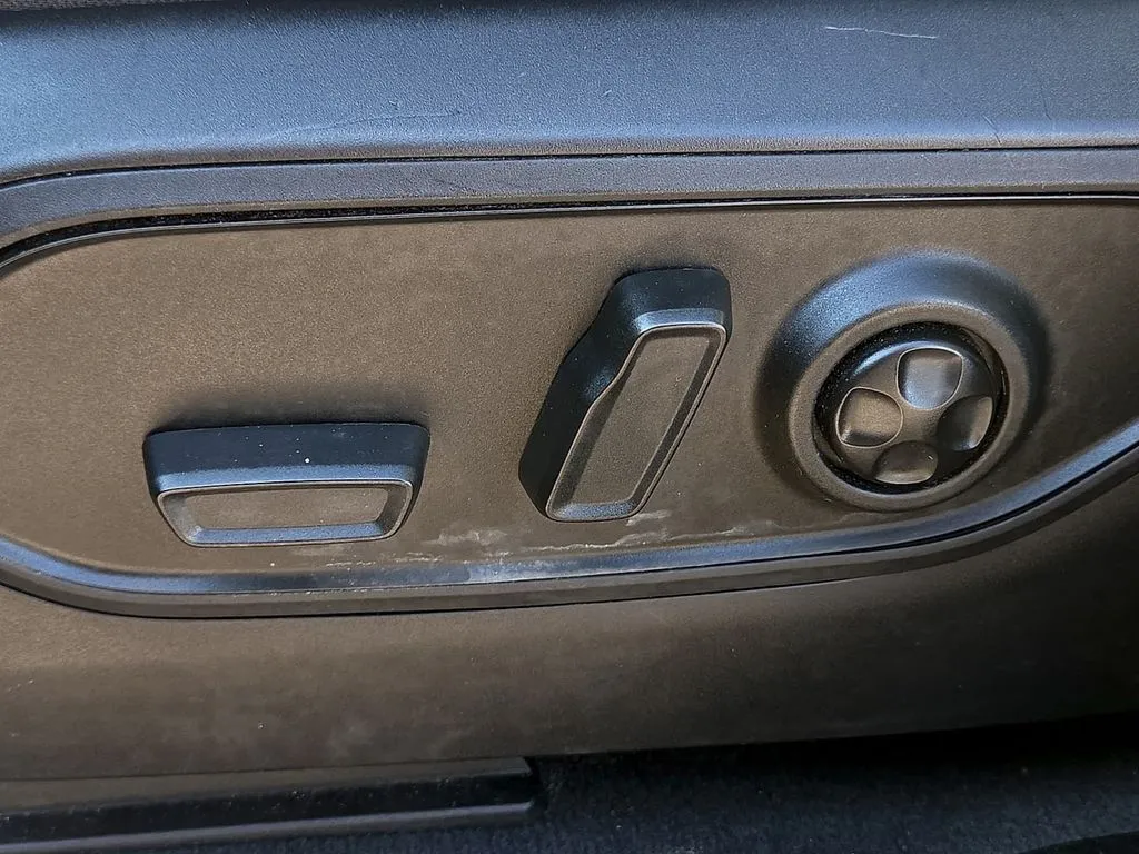 Jeep Grand Cherokee photo 18