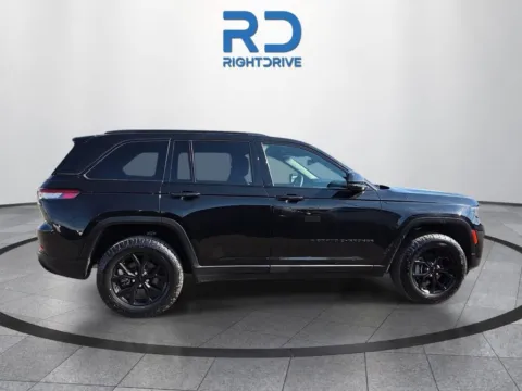 More photos of 2024 Jeep Grand Cherokee Altitude at RightDrive - 7320 Alameda, TX