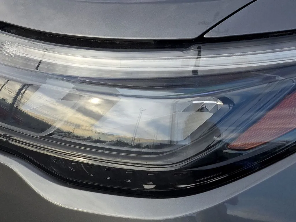 Ford Explorer photo 7