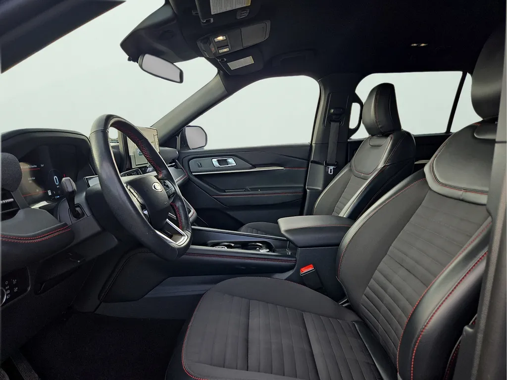 Ford Explorer photo 15