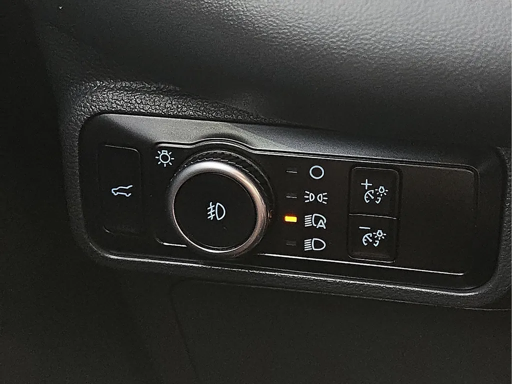 Ford Explorer photo 21