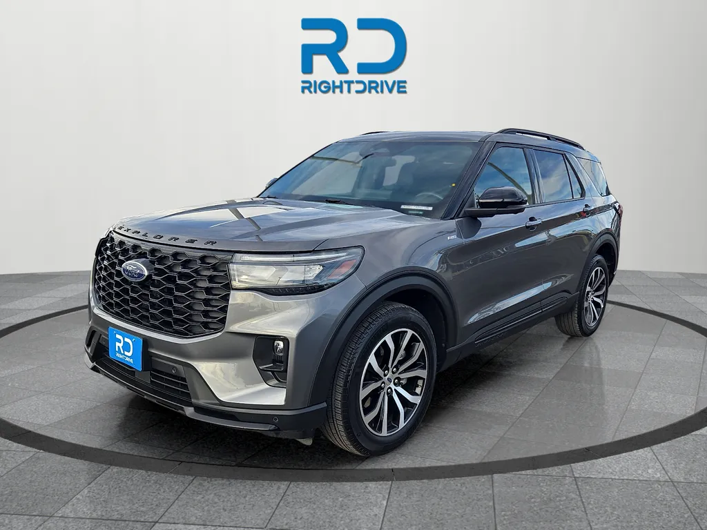 Ford Explorer photo 6