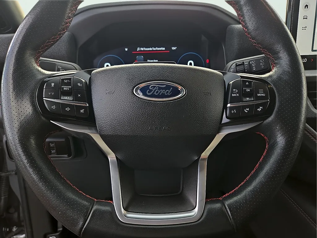 Ford Explorer photo 24