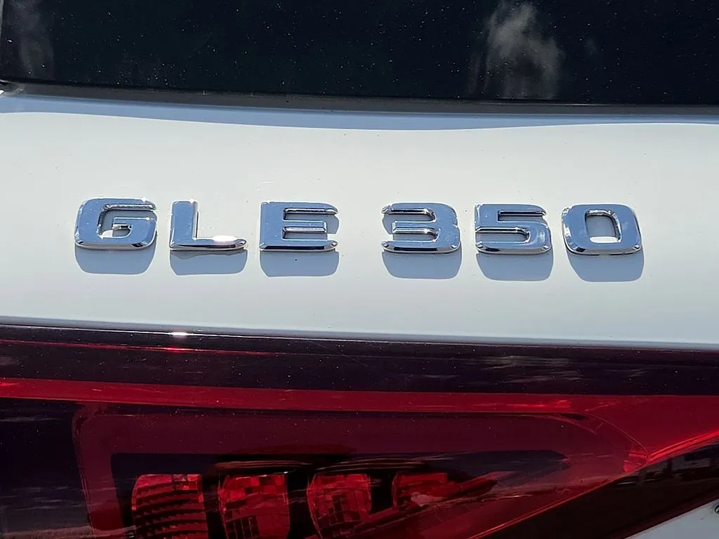 Mercedes-Benz GLE photo 11