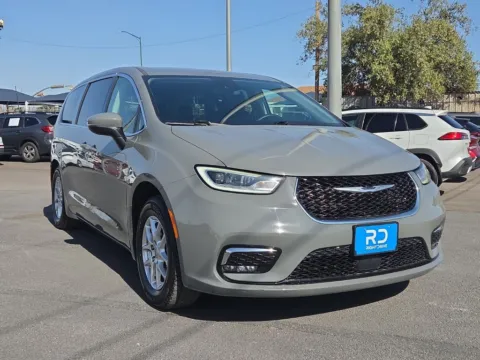 Gray 2023 Chrysler Pacifica Touring L for sale in El Paso, TX