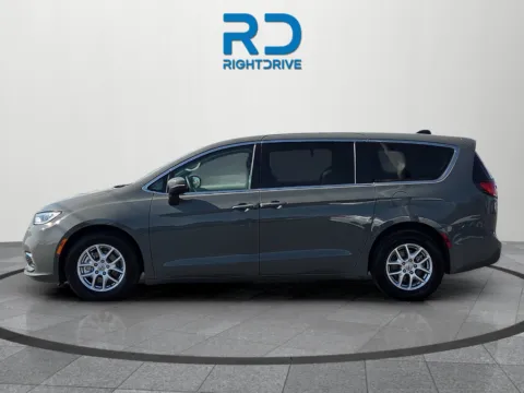 More photos of 2023 Chrysler Pacifica Touring L at RightDrive - 7320 Alameda, TX