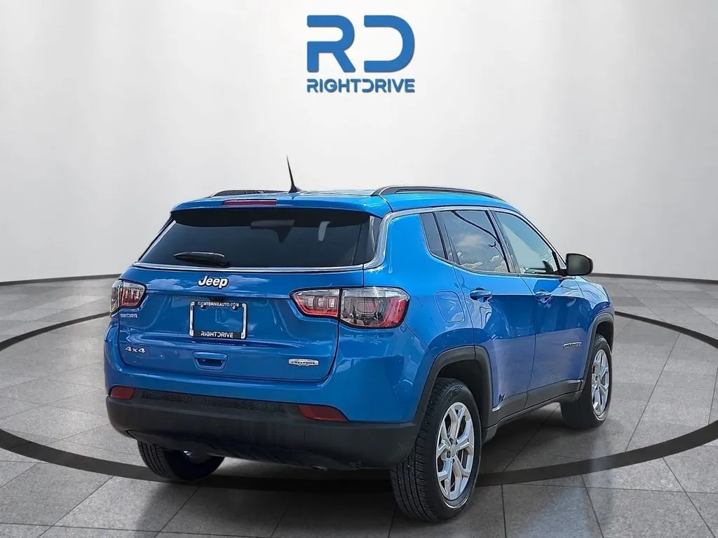 Jeep Compass photo 4