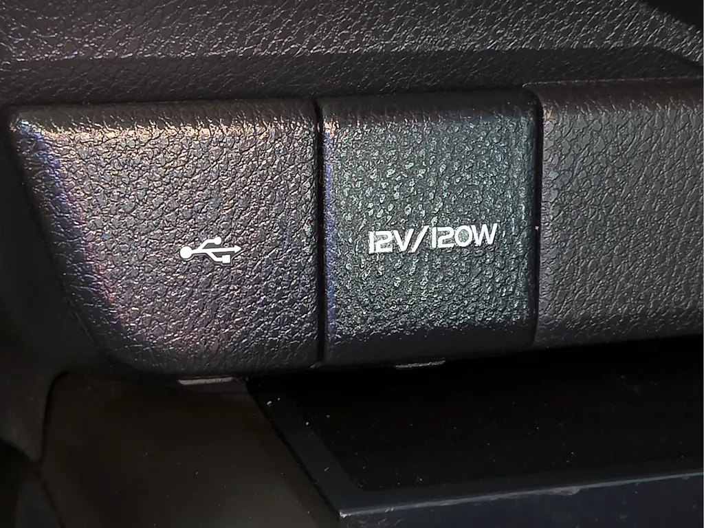 2022 Toyota Camry SE - Photo 20
