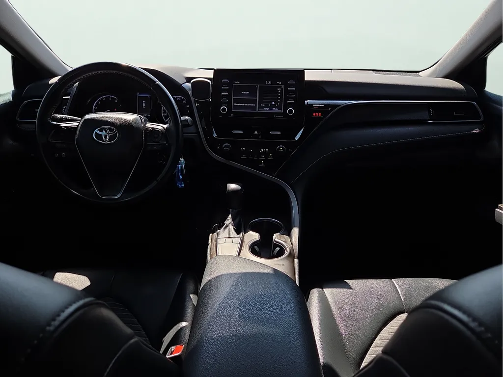 2022 Toyota Camry SE - Photo 15
