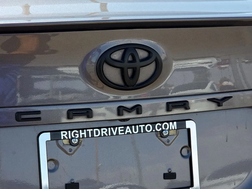 2022 Toyota Camry SE - Photo 12