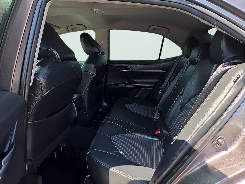 2022 Toyota Camry SE - Photo 14