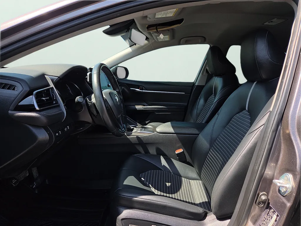 2022 Toyota Camry SE - Photo 19