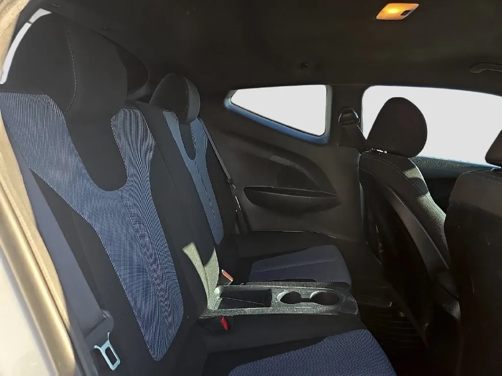 Hyundai Veloster photo 11