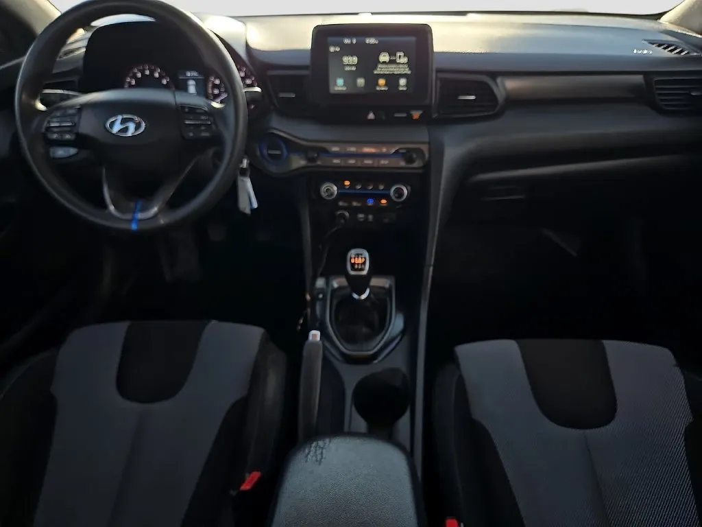 Hyundai Veloster photo 12