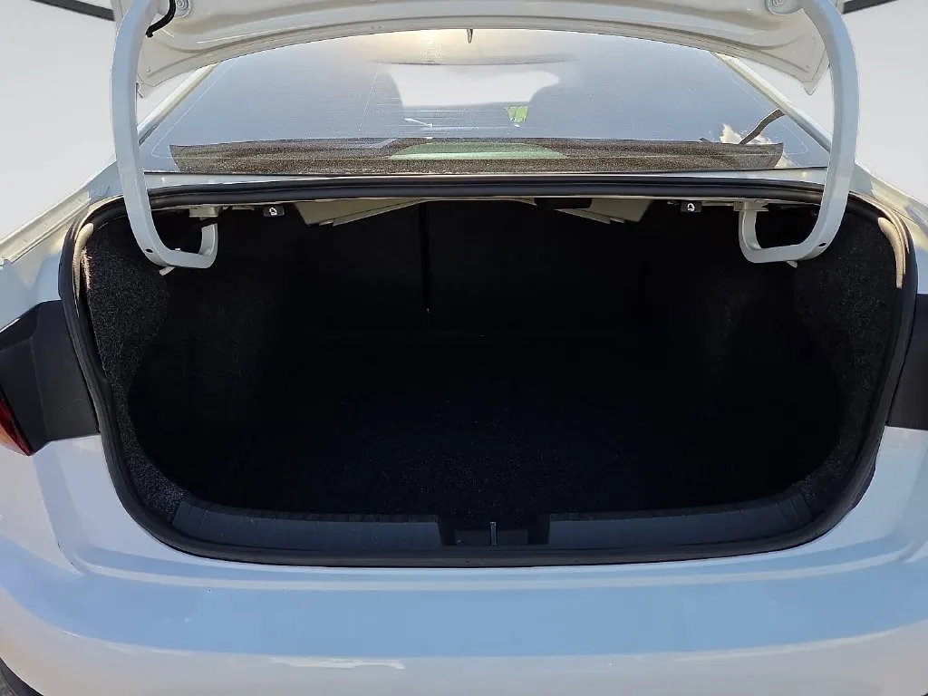 Volkswagen Jetta photo 13