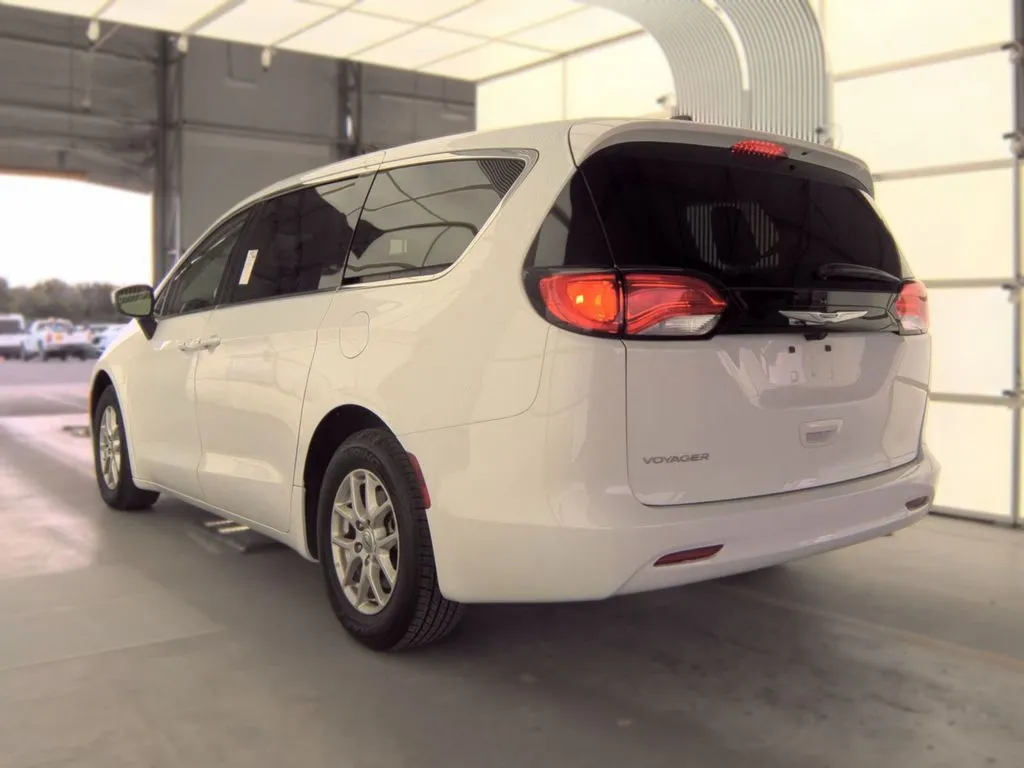 Chrysler Voyager photo 5