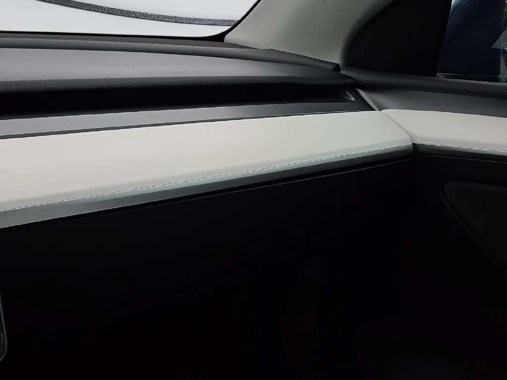 Tesla Model Y photo 20