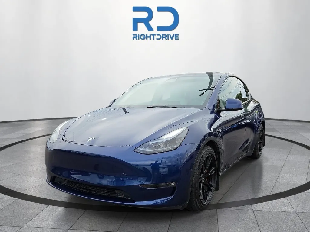 Tesla Model Y photo 6