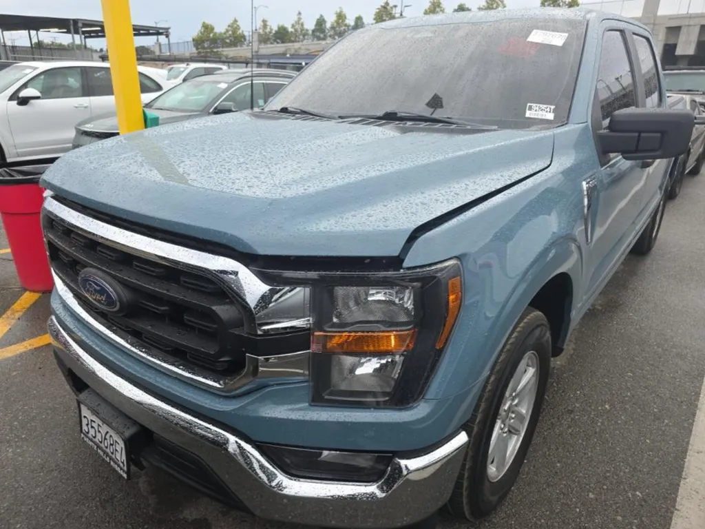 Ford F-150 photo 2