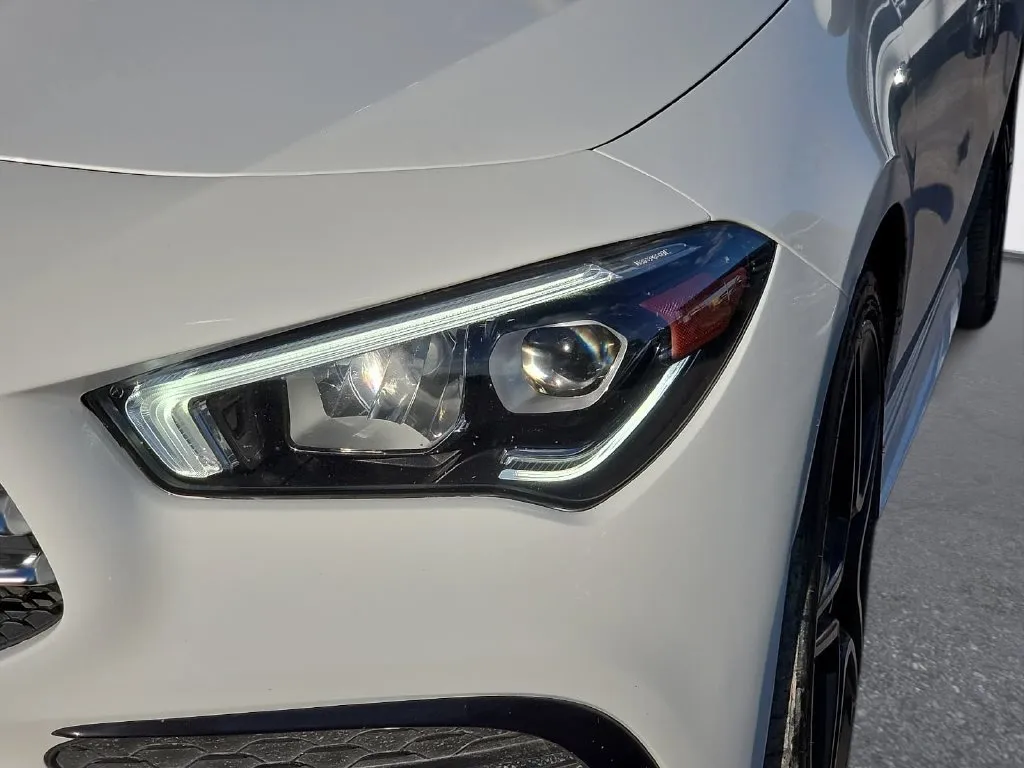 Mercedes-Benz CLA photo 8