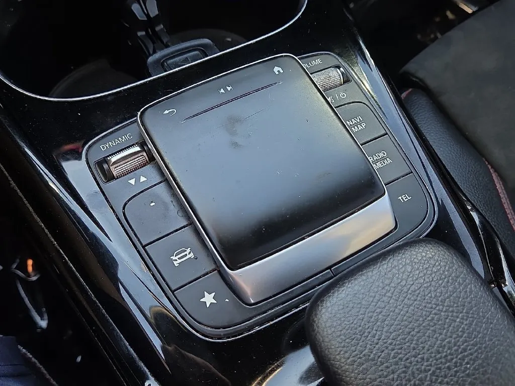 Mercedes-Benz CLA photo 20