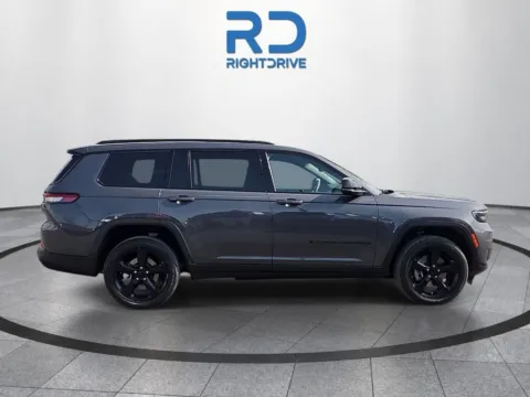 Photos of 2023 Jeep Grand Cherokee L Altitude for sale in El Paso, TX at RightDrive - 7320 Alameda