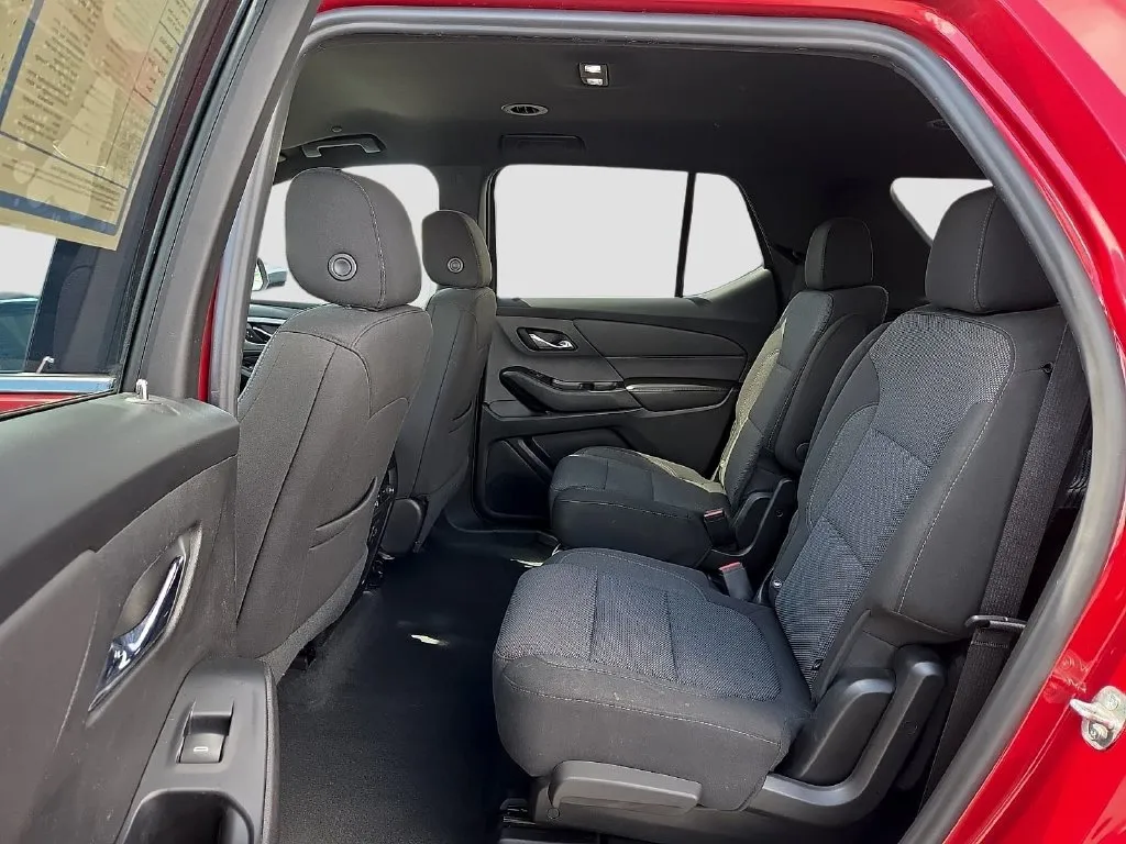 Chevrolet Traverse photo 14