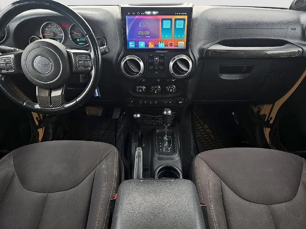 Jeep Wrangler photo 13