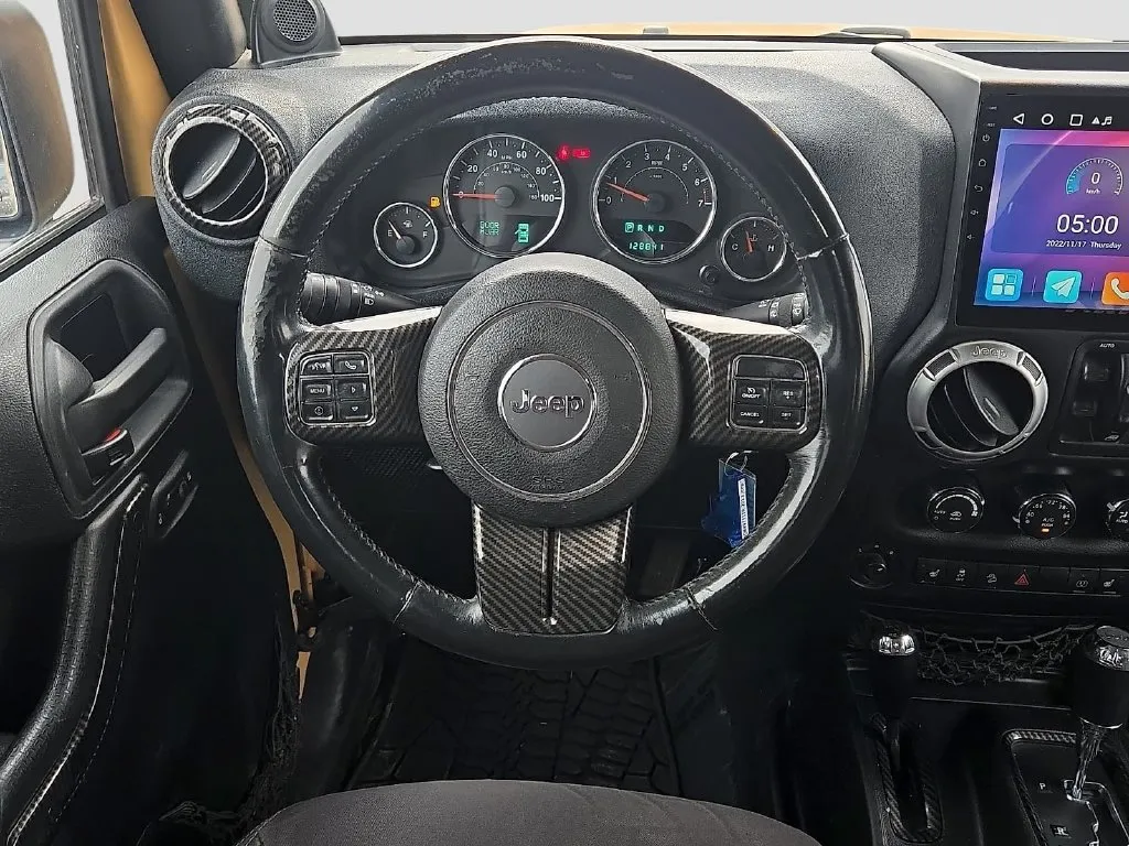Jeep Wrangler photo 14