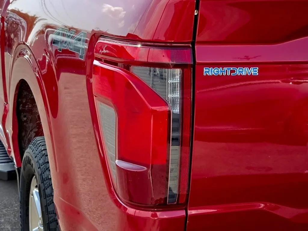 Ford F-150 photo 12